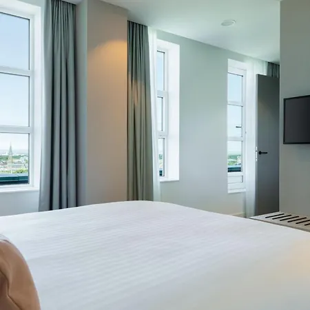 酒店 By Marriott 4*